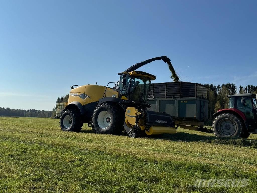 New Holland FR 550 Самоходные кормоуборочные комбайны
