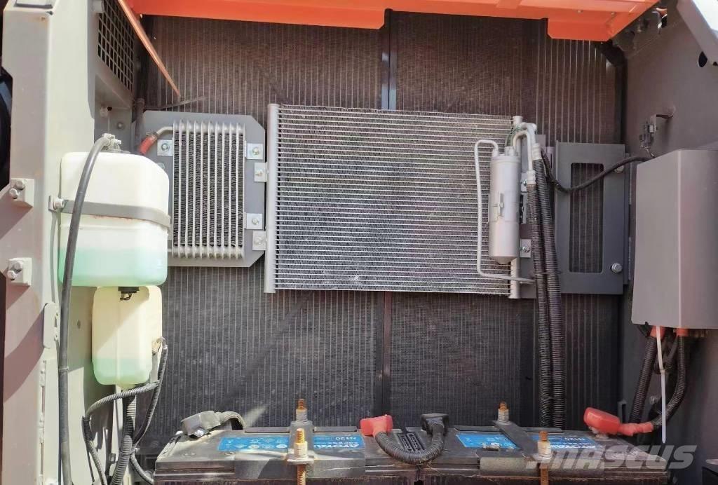 Hitachi ZX 240 Гусеничные экскаваторы