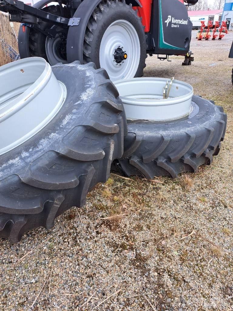  Paripyörät 520/85R42 Шины и колёса