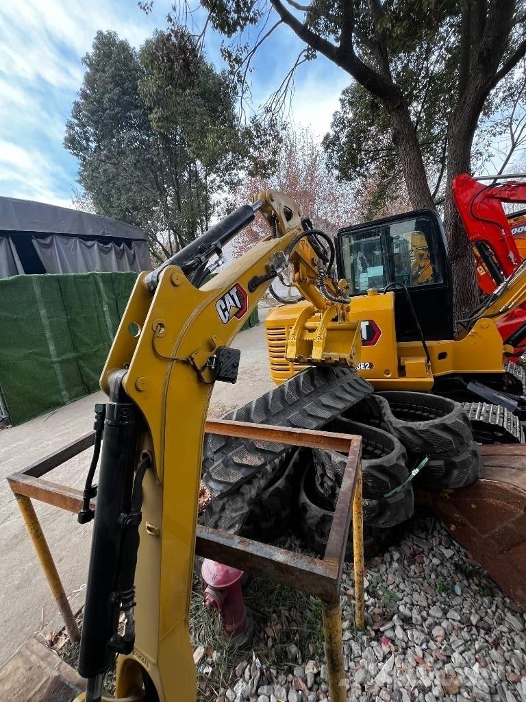 CAT 302 CR Мини-экскаваторы