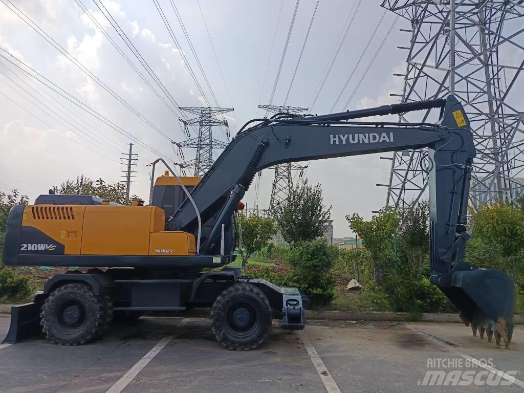Hyundai R210W Колёсные экскаваторы