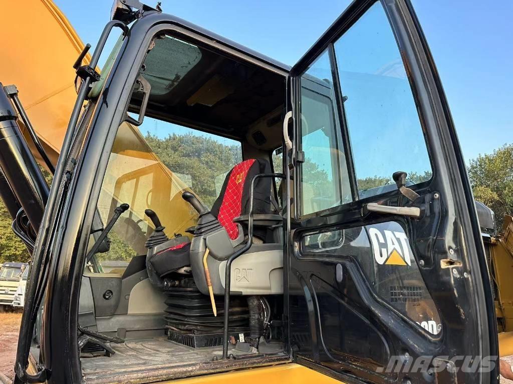 CAT 330 D2L Гусеничные экскаваторы