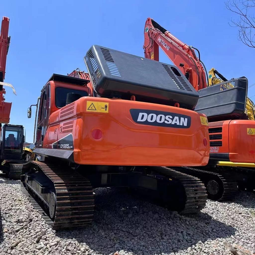 Doosan DX 225 LC Гусеничные экскаваторы