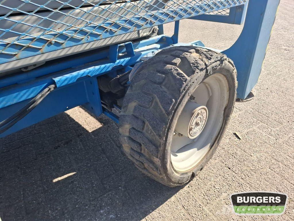 Genie GS4390 RT Ножничные подъемники