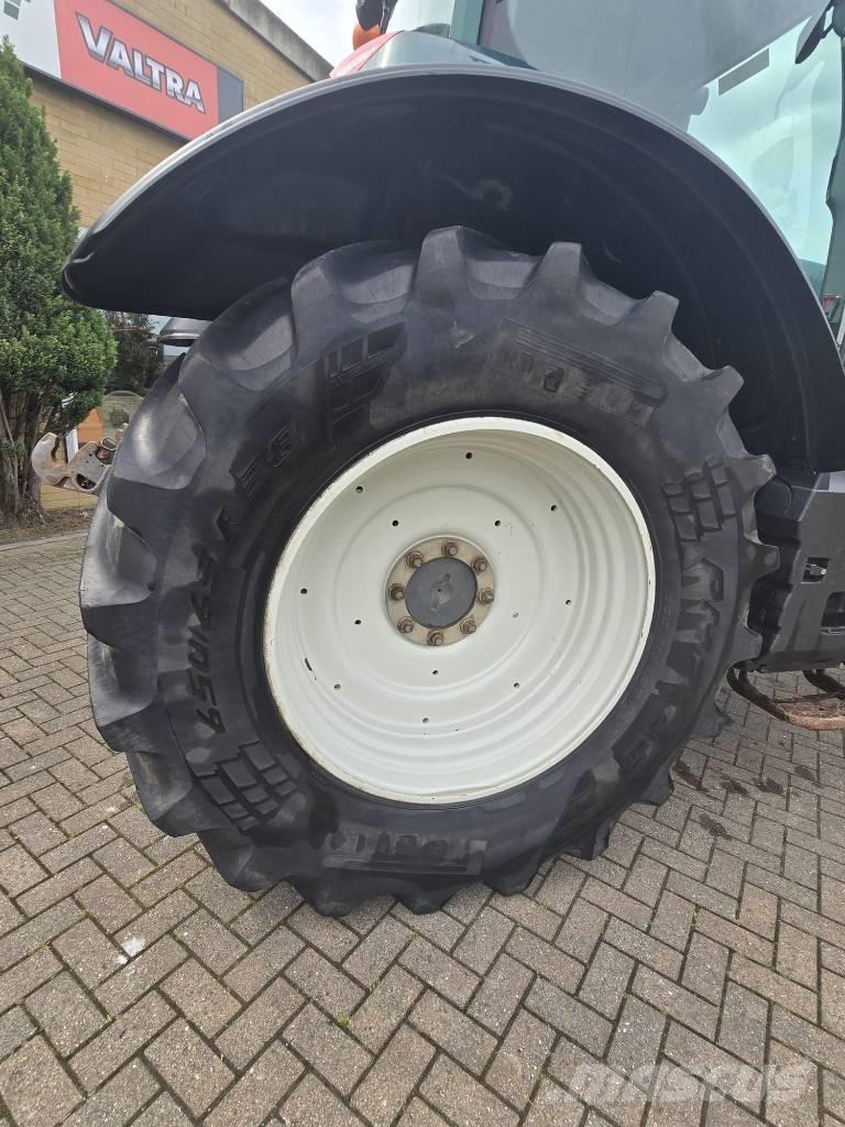 Valtra T 174 Трактора