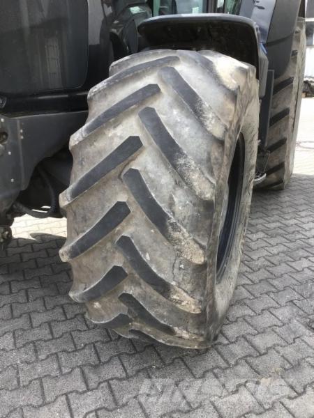 CLAAS AXION 830 Трактора