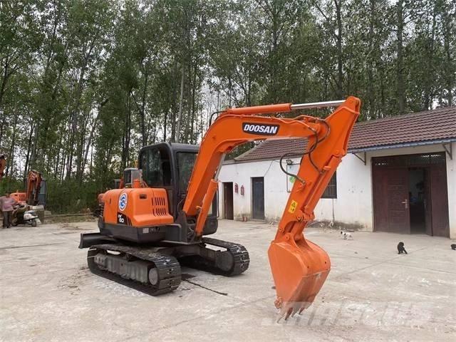 Doosan DX60 Гусеничные экскаваторы