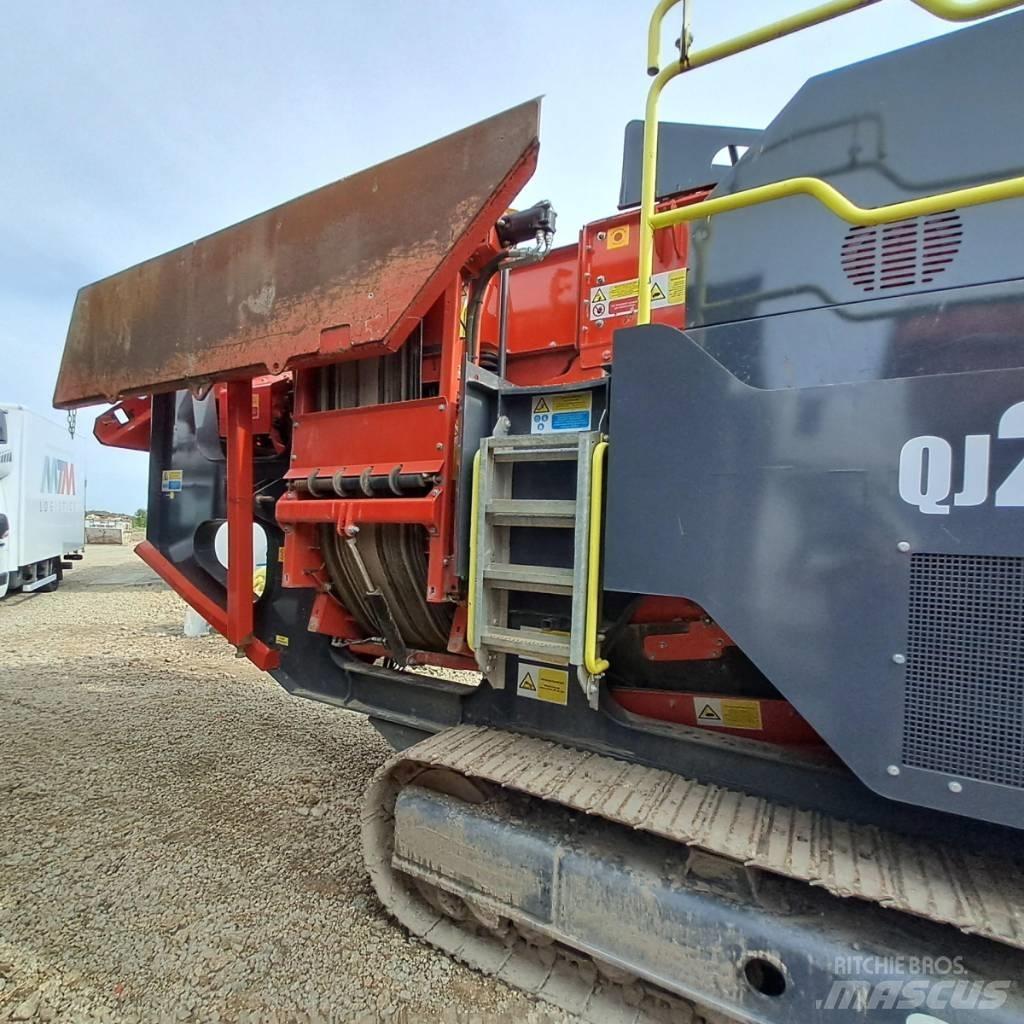 Sandvik QJ241 Мобильные дробилки
