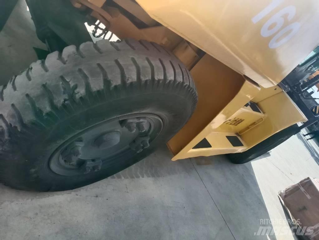 Komatsu FD 160 Дизельные погрузчики