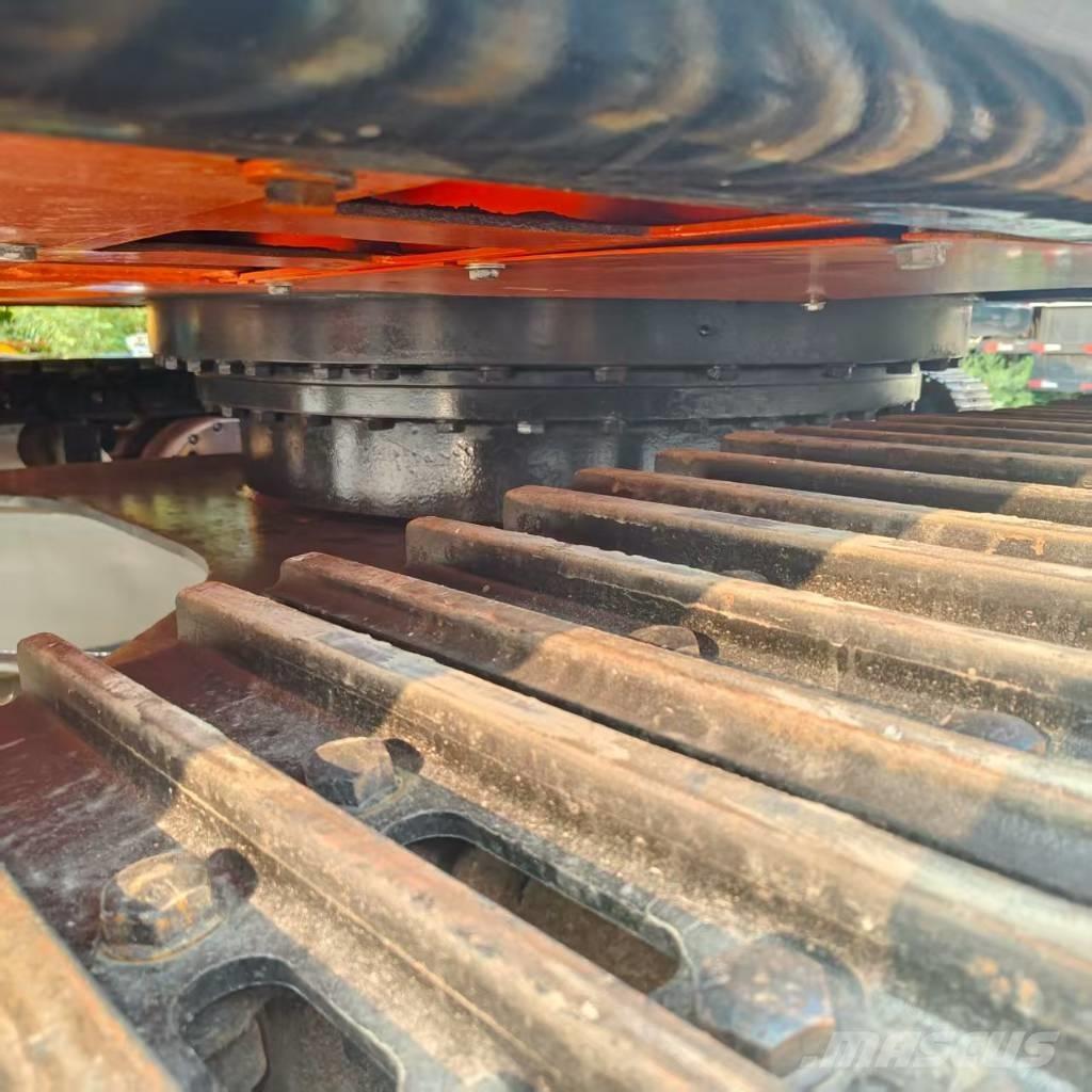 Doosan DX 300 LC Гусеничные экскаваторы