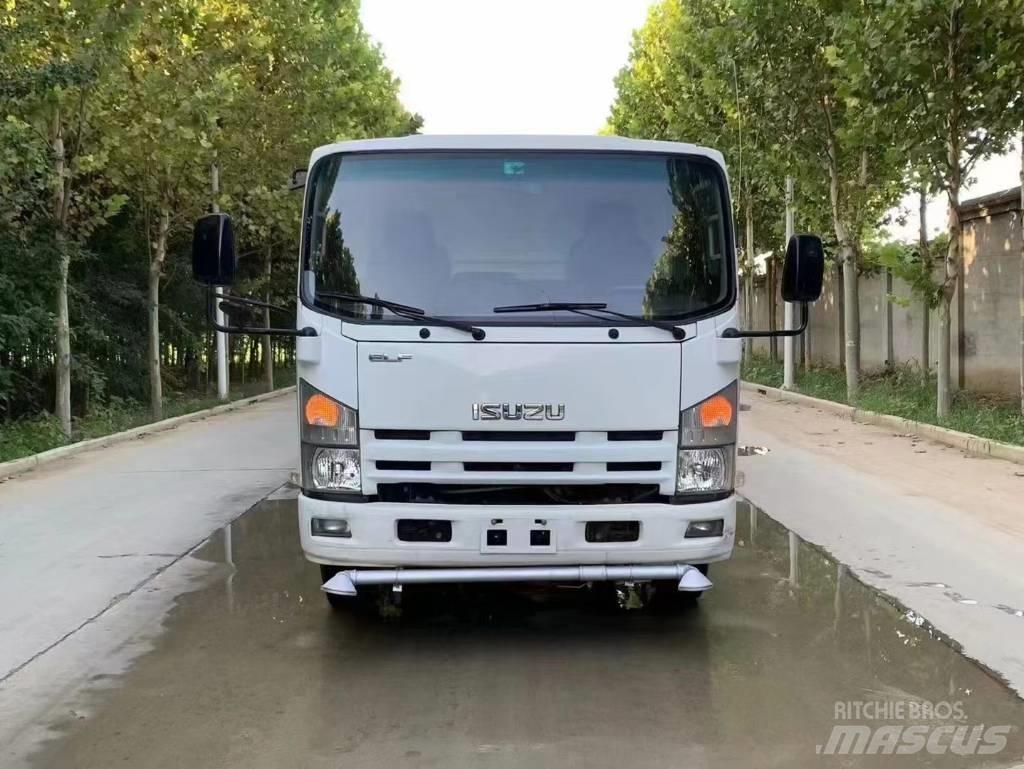 Isuzu ELF Комбинированные дорожные машины
