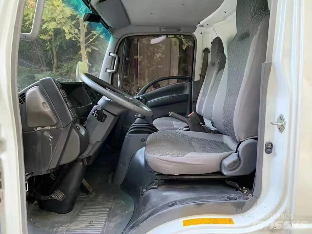 Isuzu ELF Комбинированные дорожные машины