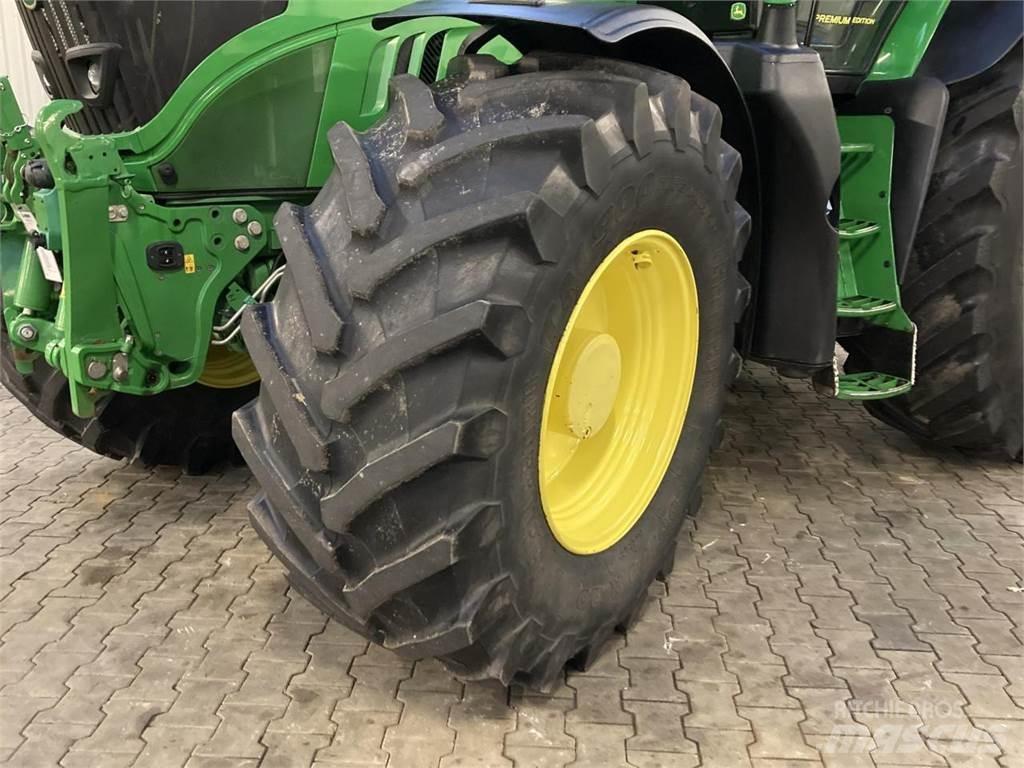 John Deere 6215R Трактора