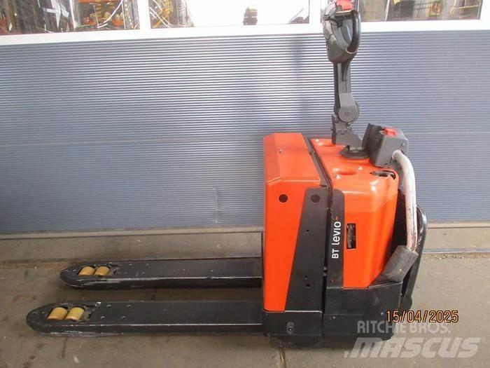 BT LPE 200-6 Самоходные электрические тележки