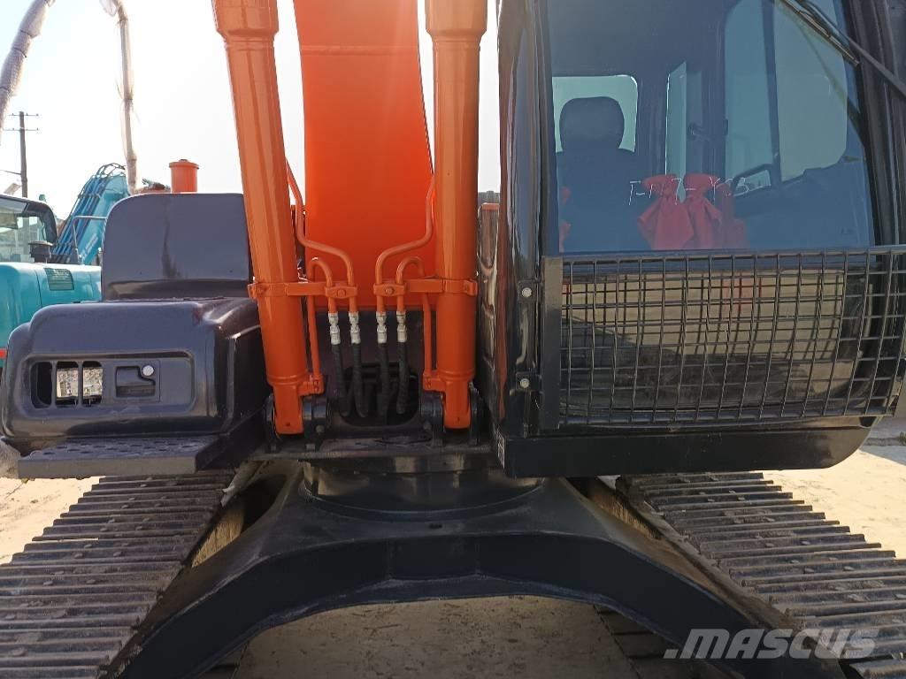 Hitachi ZX 120 Гусеничные экскаваторы