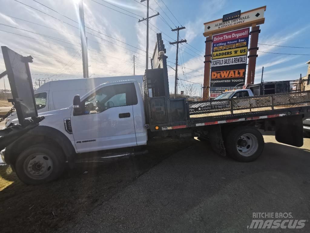 Ford F 550 XLT Грузовики-платформы/боковая разгрузка
