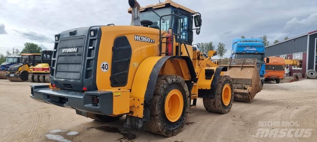 Hyundai HL 960 Фронтальные погрузчики