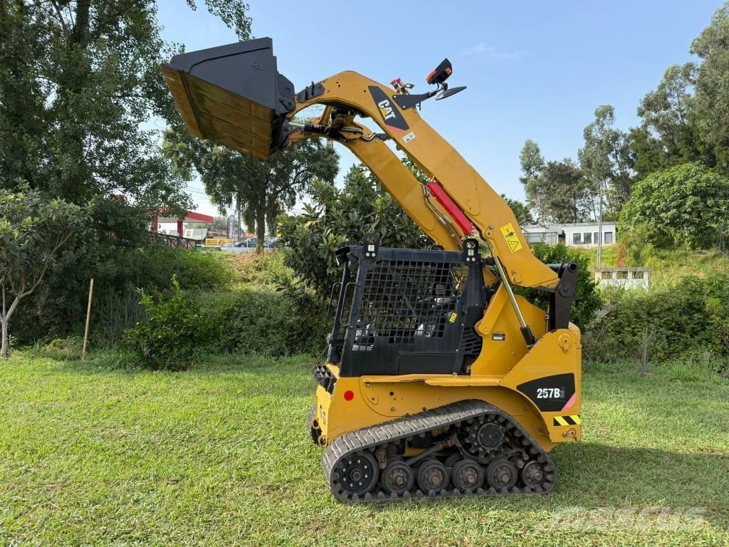 CAT 257 B Гусеничные фронтальные погрузчики