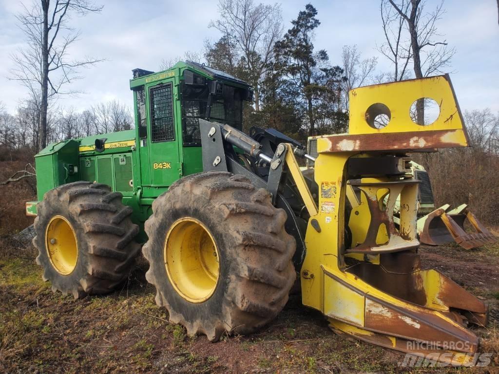 John Deere 843 K Валочно-пакетирующие машины