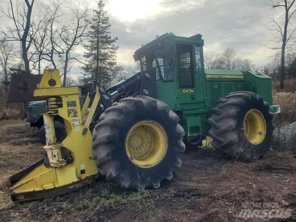 John Deere 843 K Валочно-пакетирующие машины