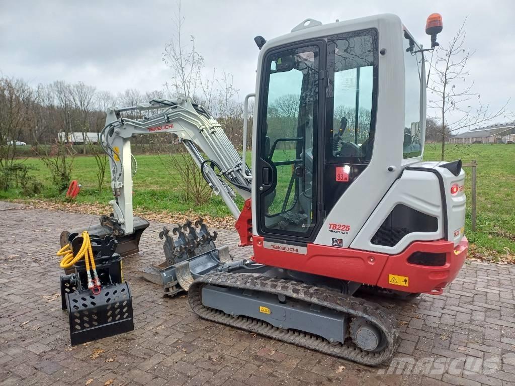 Takeuchi TB 225 Мини-экскаваторы