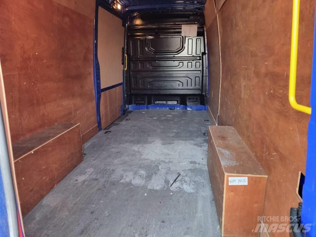 Volkswagen Crafter Цельнометаллический фургоны