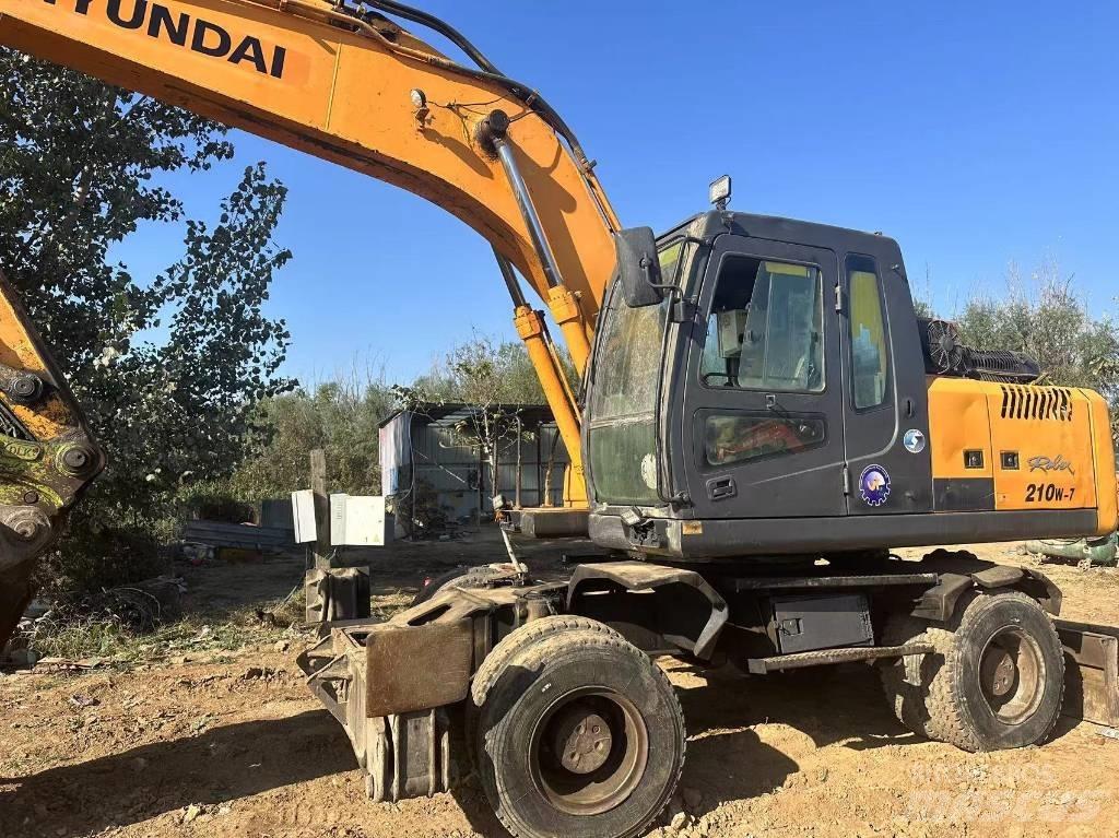 Hyundai R210W-9 Колёсные экскаваторы