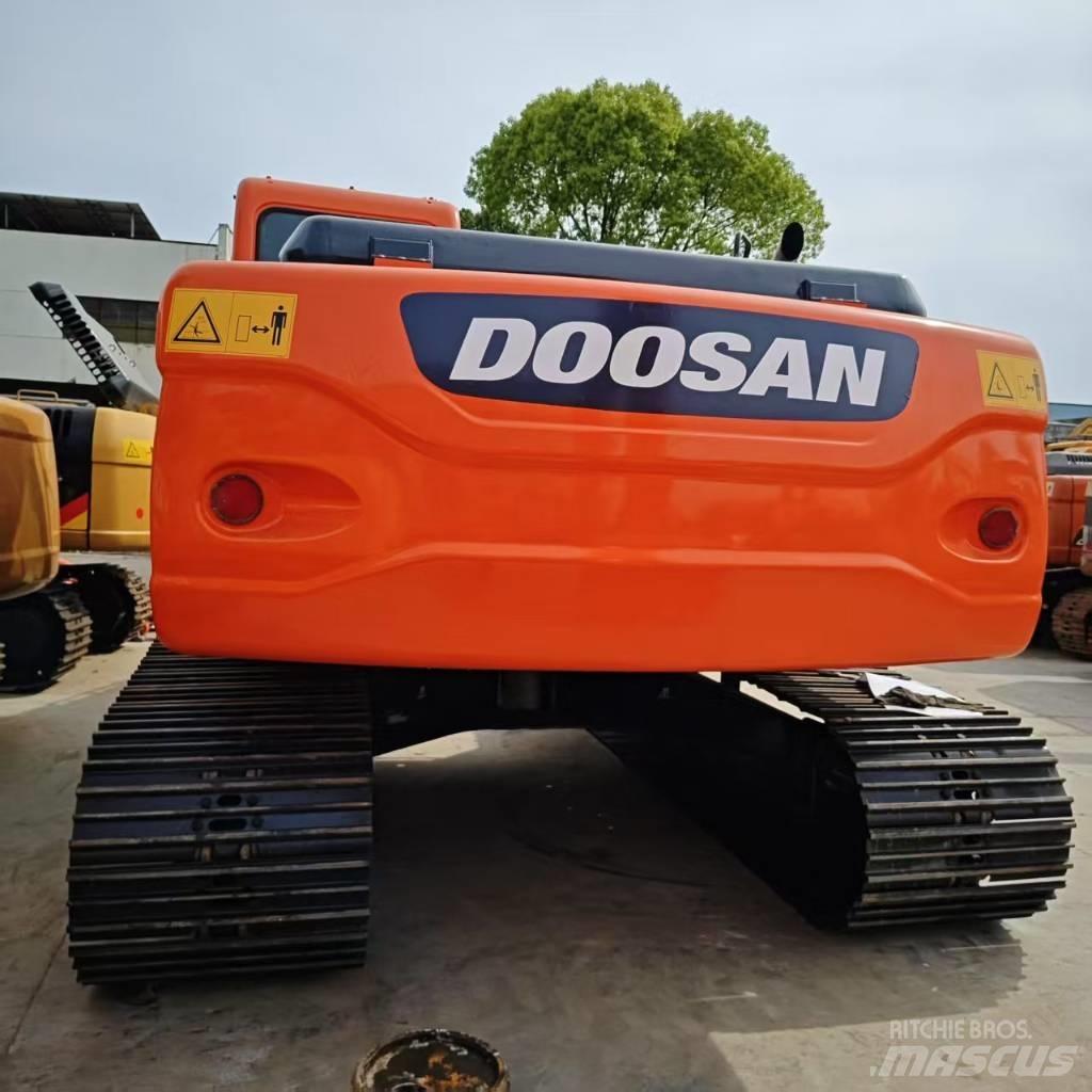 Doosan DX 225 Гусеничные экскаваторы