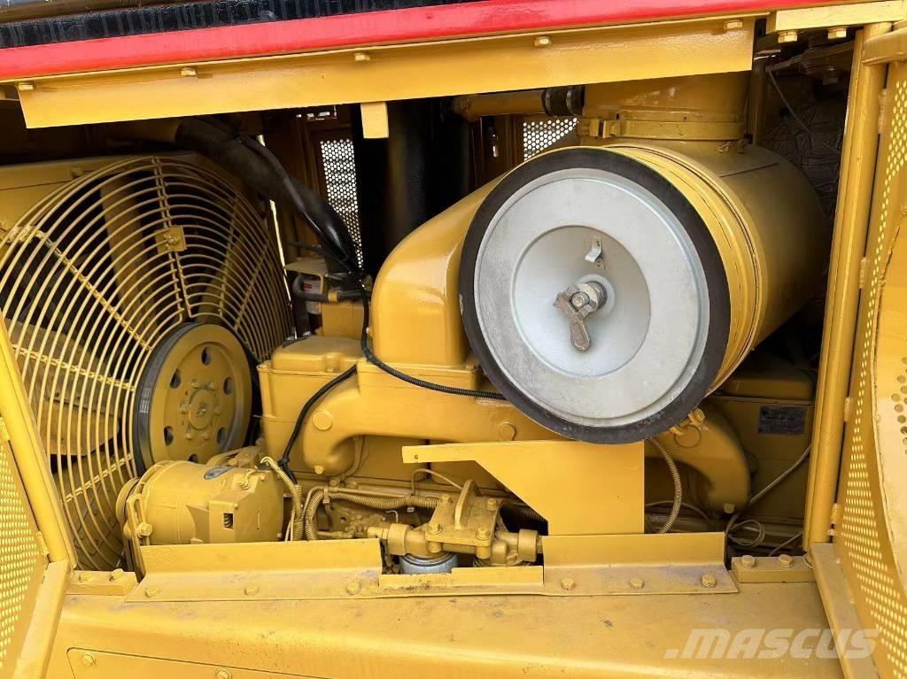 CAT D 8 R Гусеничные бульдозеры