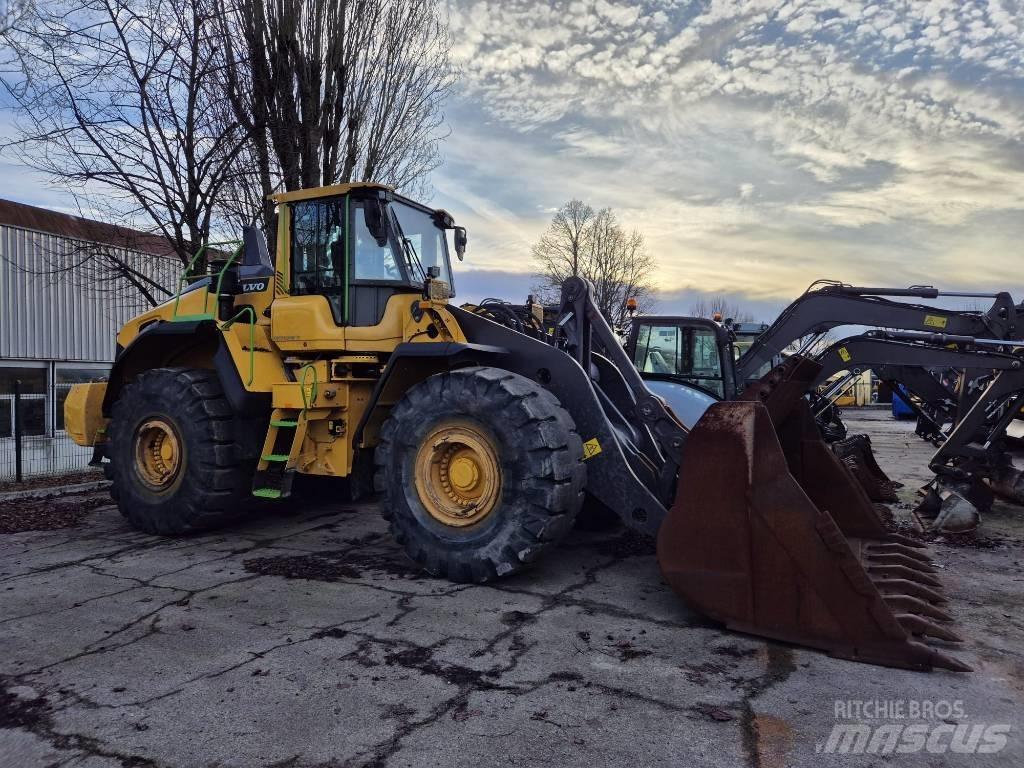 Volvo L 220 H Фронтальные погрузчики