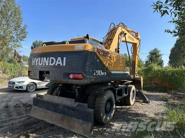 Hyundai 210W Гусеничные экскаваторы
