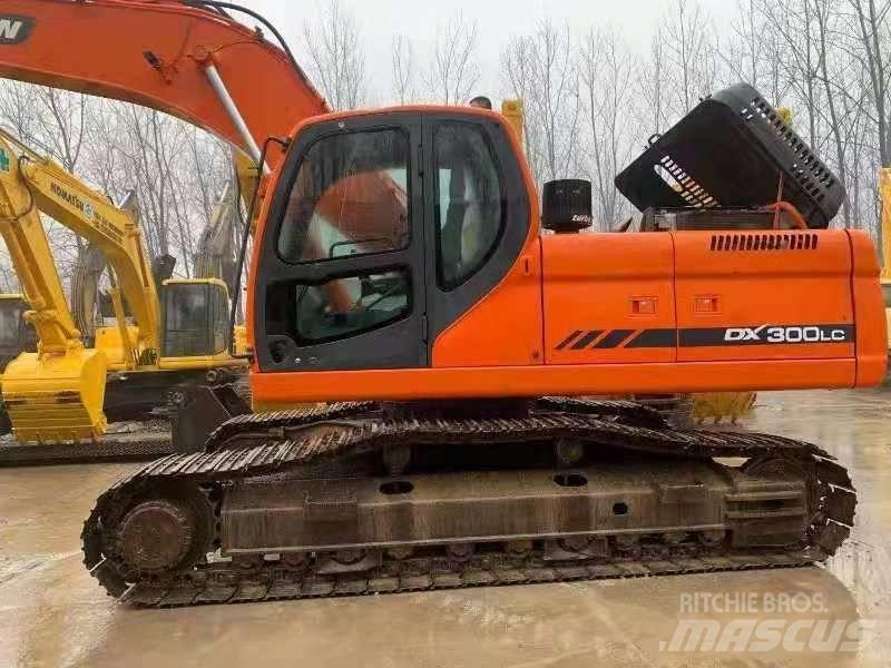 Doosan DX300LC Гусеничные экскаваторы