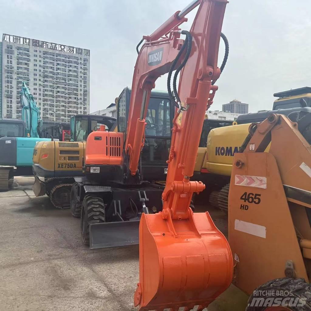 Doosan DX60W Колёсные экскаваторы