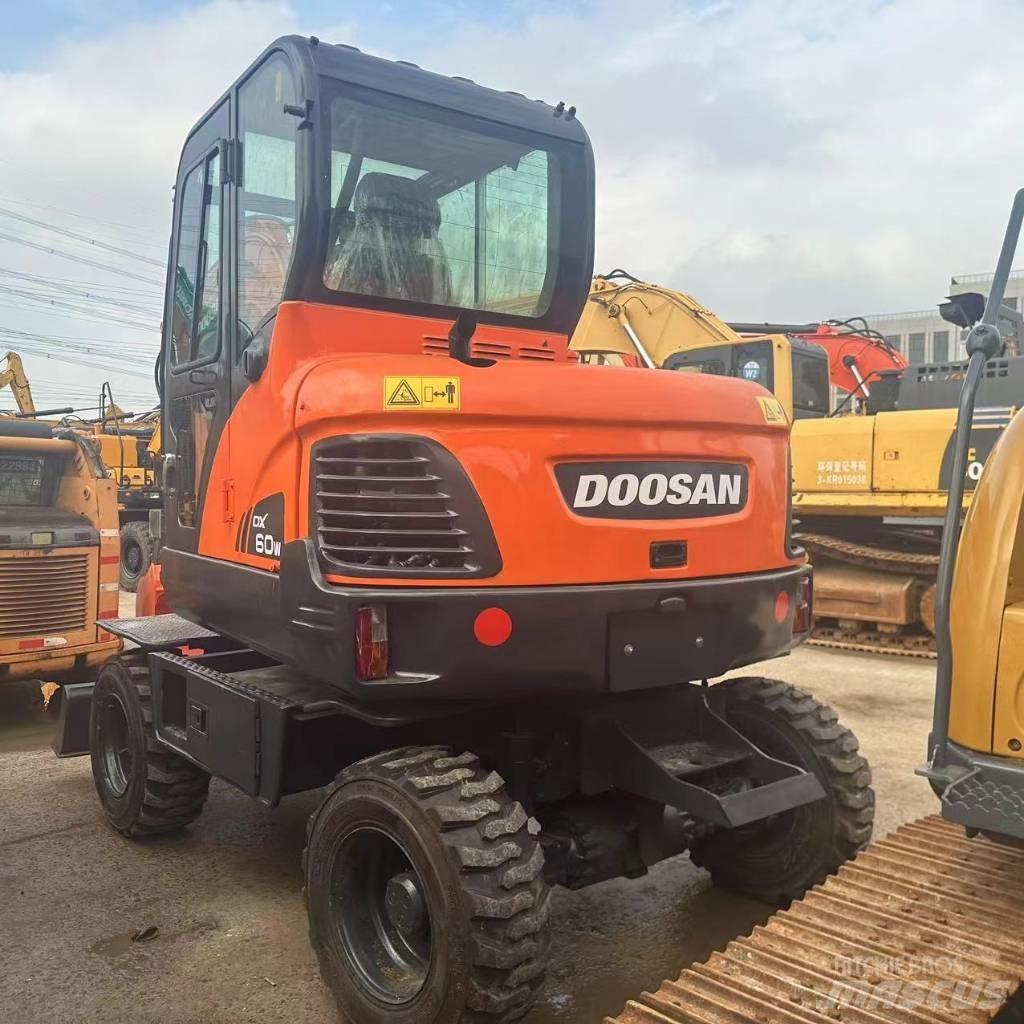 Doosan DX60W Колёсные экскаваторы