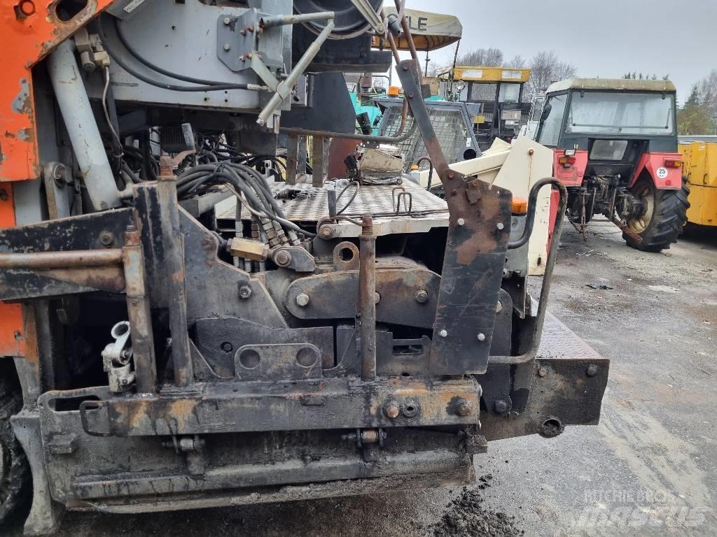 ABG Titan 8820 Асфальтоукладчики
