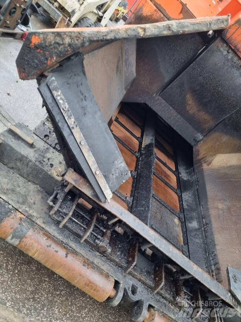 ABG Titan 8820 Асфальтоукладчики