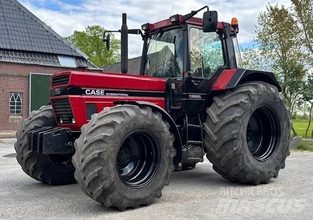Case IH 1255 XL Трактора