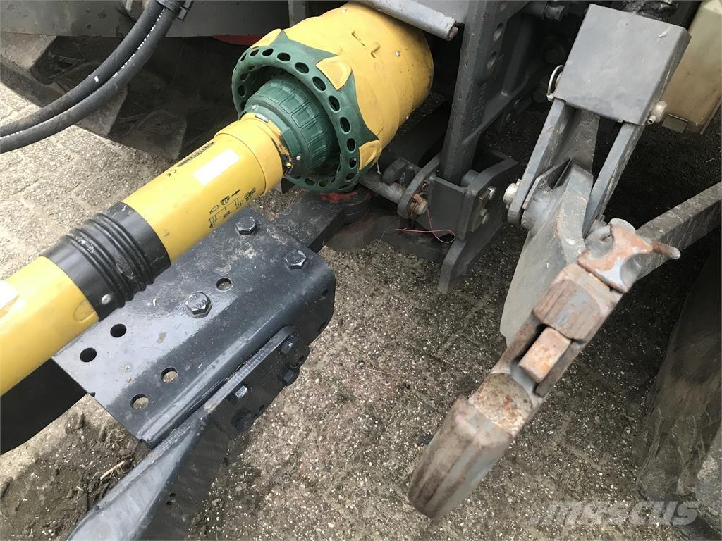 Fendt 411 Com2 Трактора