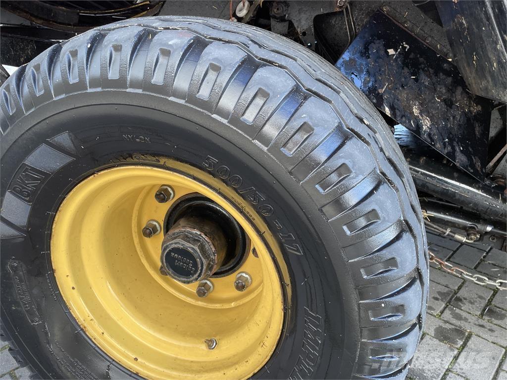 New Holland BB960 Тюковые пресс-подборщики