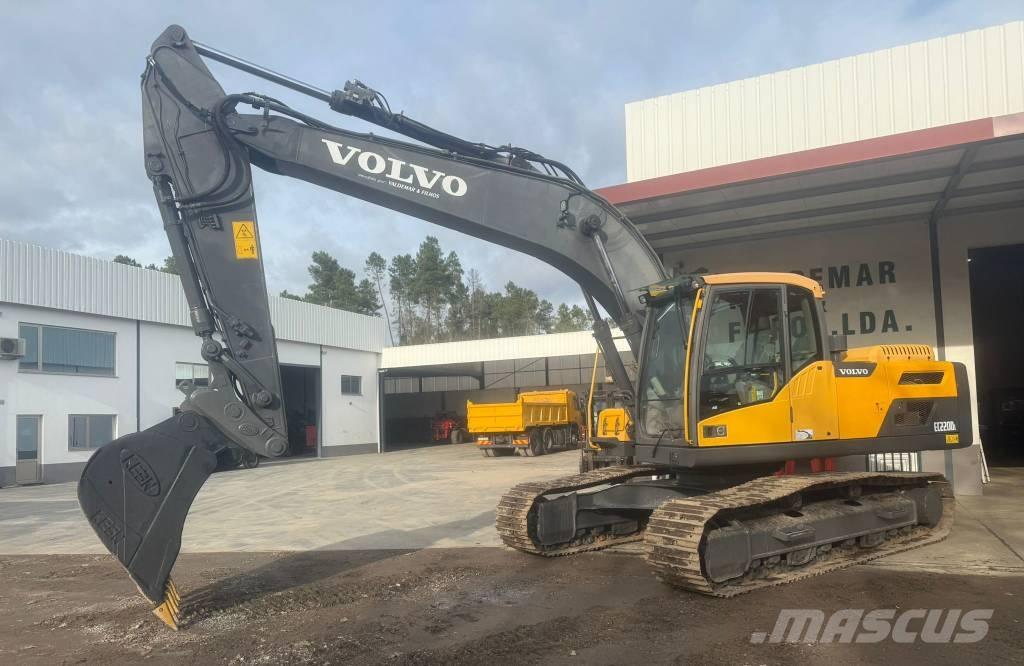 Volvo EC 220 DL Гусеничные экскаваторы