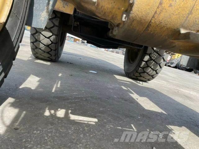 CAT IT 14 G Фронтальные погрузчики