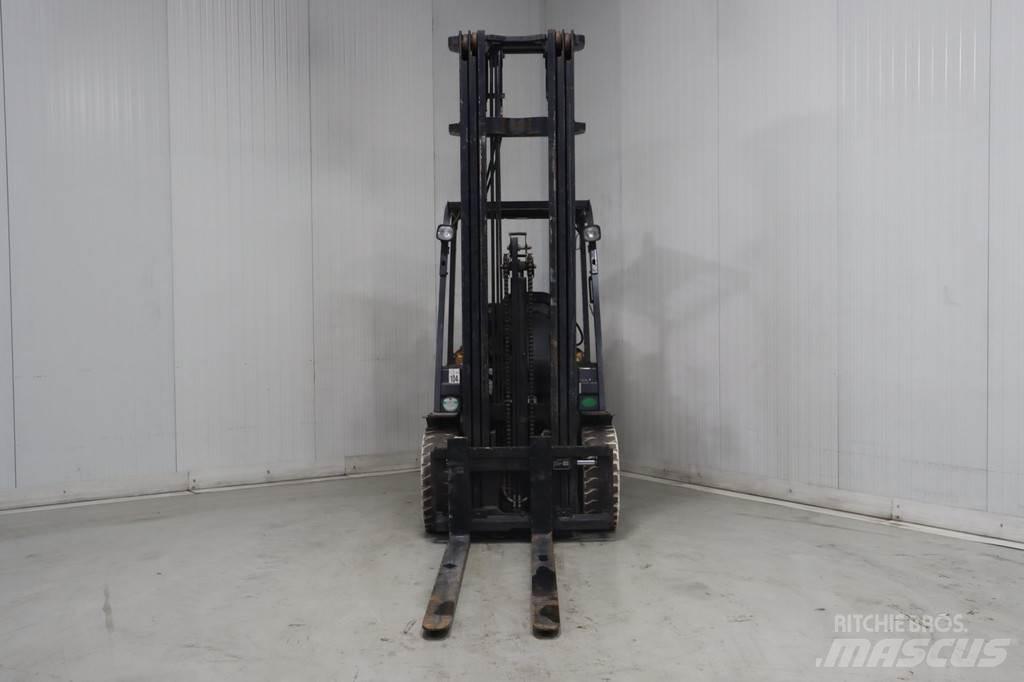 TCM FG30T3 Газовые погрузчики