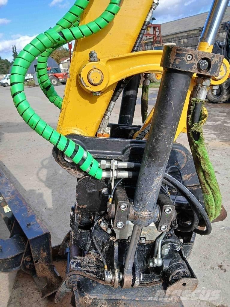 Komatsu PW 98 MR-11 Колёсные экскаваторы