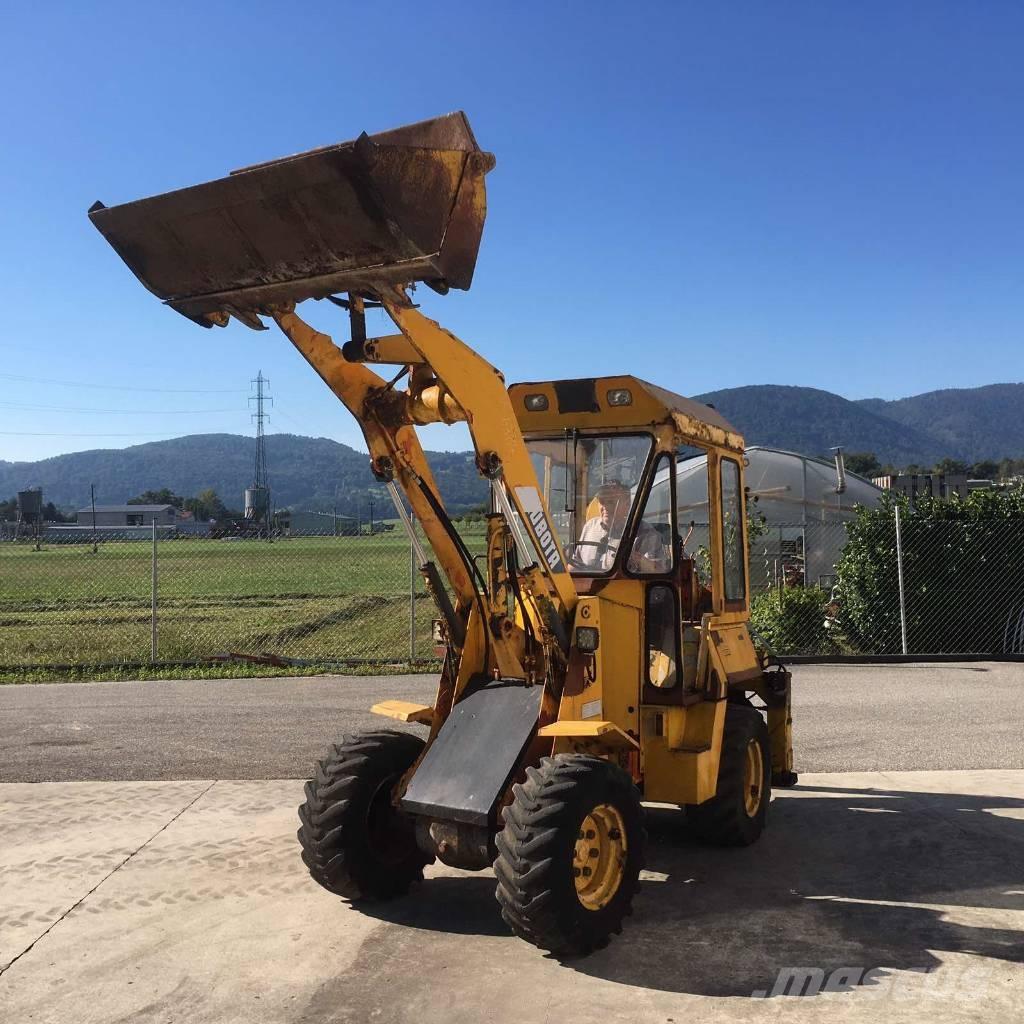 Kubota R400 Экскаваторы-погрузчики