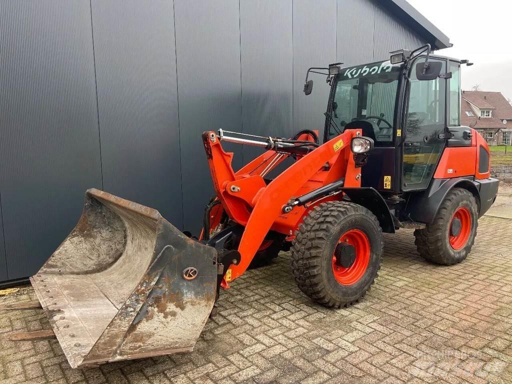 Kubota R065 Фронтальные погрузчики