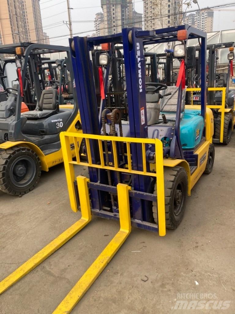 Komatsu FD25 Дизельные погрузчики