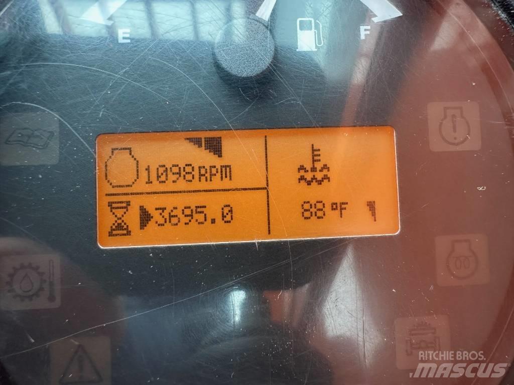 SkyTrak 8042 Телескопические погрузчики