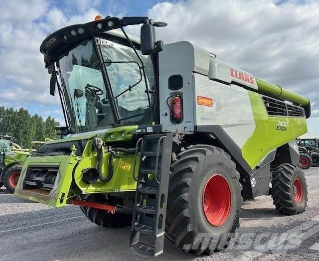 CLAAS LEXION 7400 Зерноуборочные комбайны