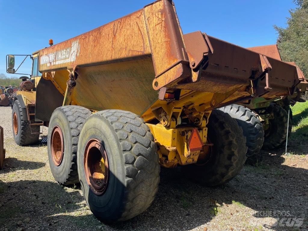 Volvo A25C Шарнирно-сочленённые самосвалы