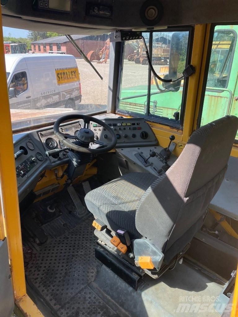 Volvo A25C Шарнирно-сочленённые самосвалы